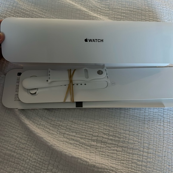 Brand new white silicone apple watch band - Picture 1 of 3